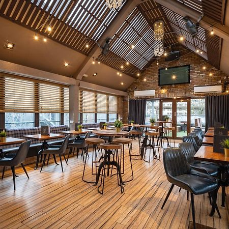 Siberia Bar & Hotel Абердин Экстерьер фото
